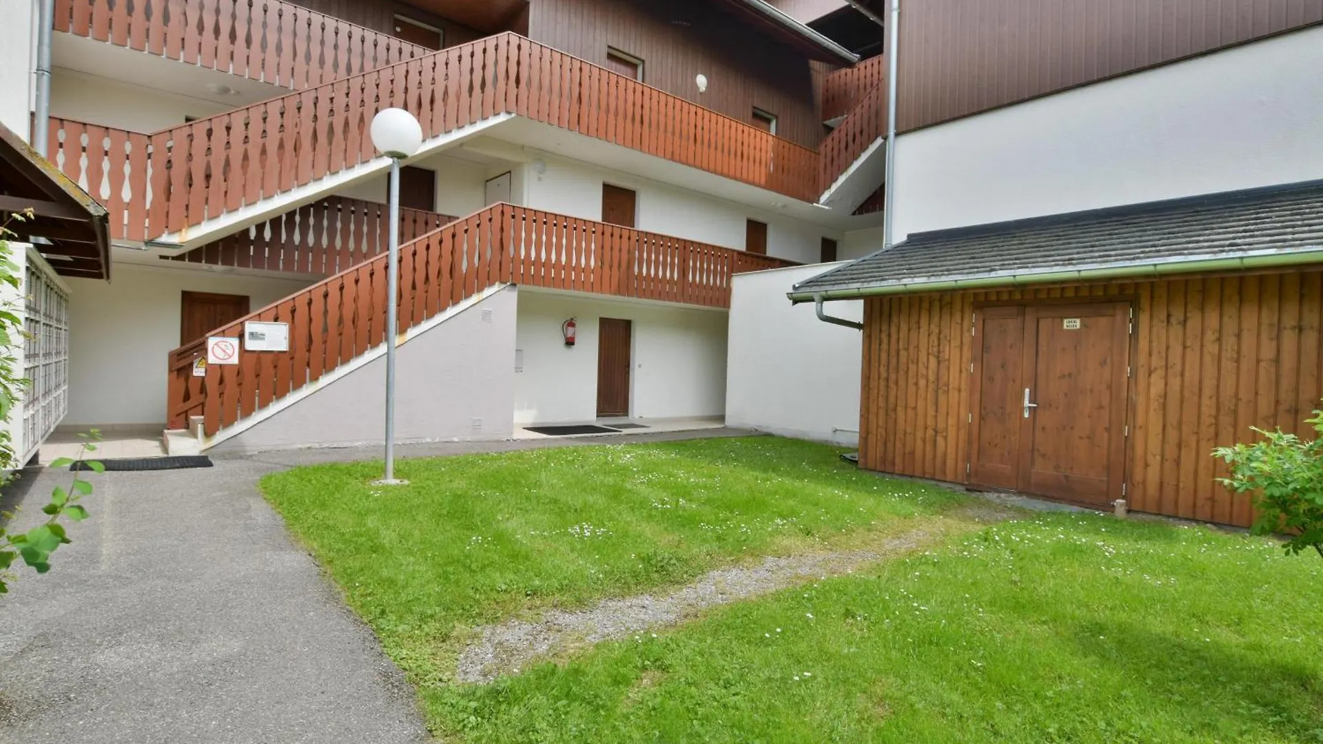 Charmant Duplex Avec Balcon Et Parking A Bernex, Proche Remontees Mecaniques - Fr-1-498-36 Apartament Bernex